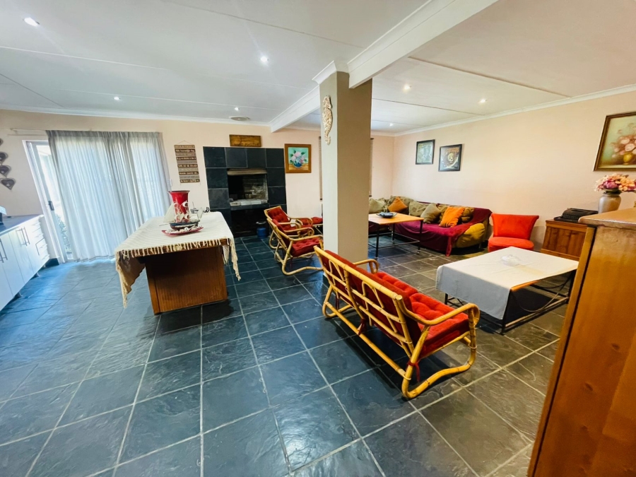 4 Bedroom Property for Sale in Gonubie Eastern Cape